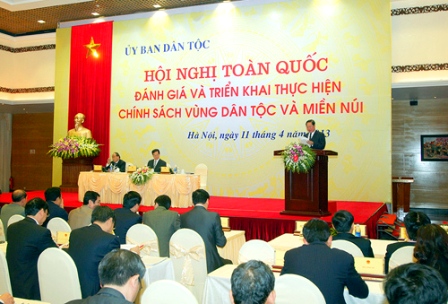 Gobierno vietnamita orienta desarrollar fisonomía de zonas montañosas y étnicas